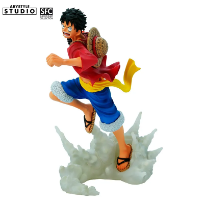 Profil figurki Luffy'ego ukazujący słomkowy kapelusz na plecach i ruch postaci