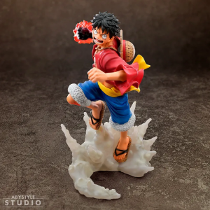 Zbliżenie na zdeterminowaną twarz Luffy'ego i ognistą pięść Red Hawk