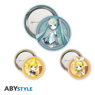 Zestaw 3 przypinek z Hatsune Miku oraz Lenem i Rin Kagamine pokazujący przód i zapięcia